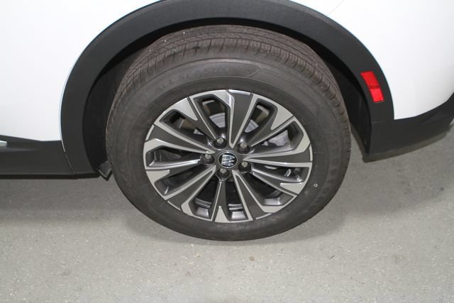 Used 2024 Buick Envision Preferred AWD/4WD image 11