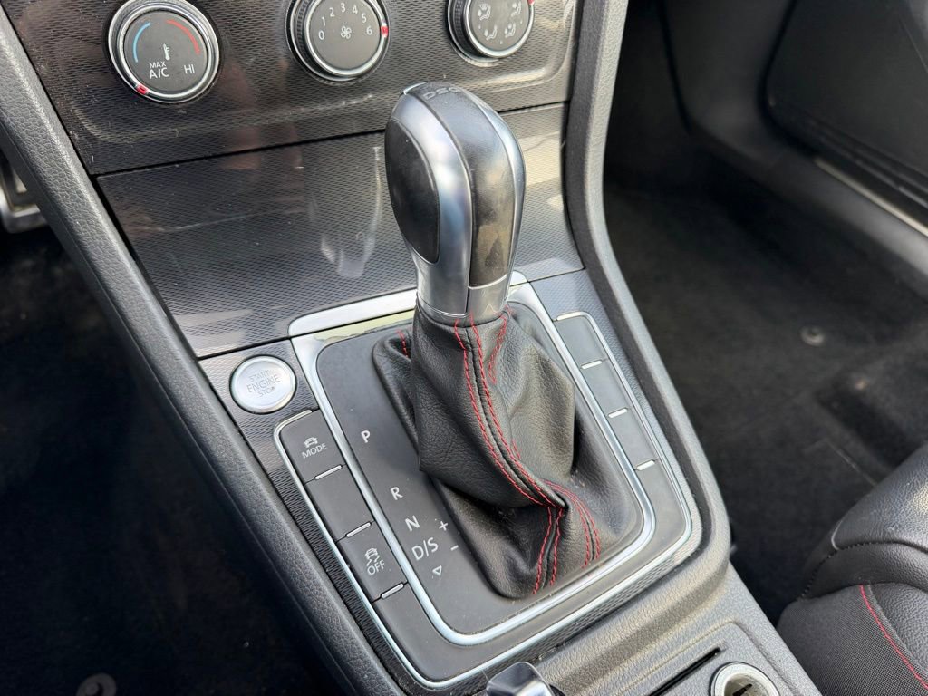 Used 2017 Volkswagen GTI SE FWD image 13