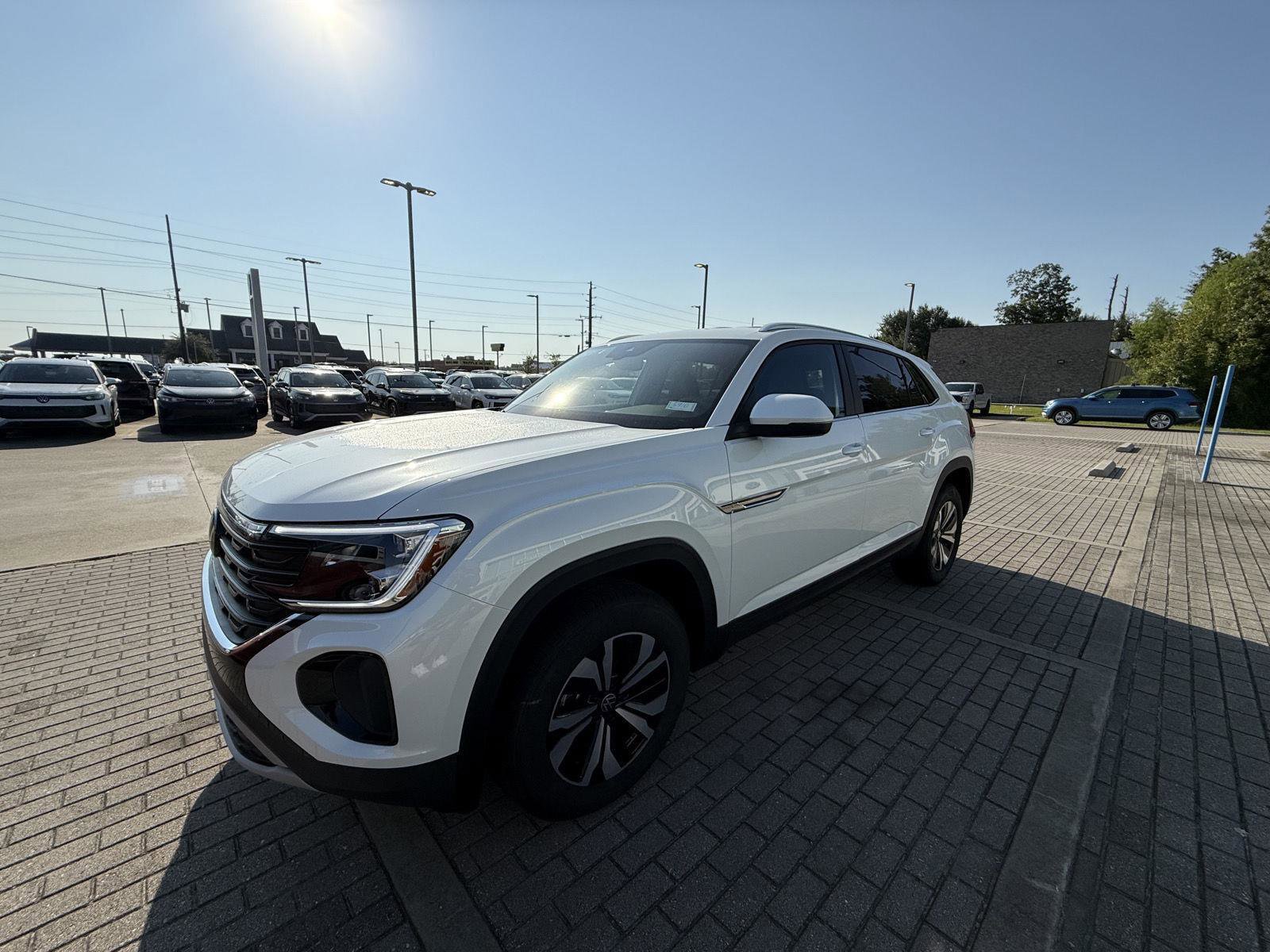 New 2026 Volkswagen Atlas Cross Sport SE image 4