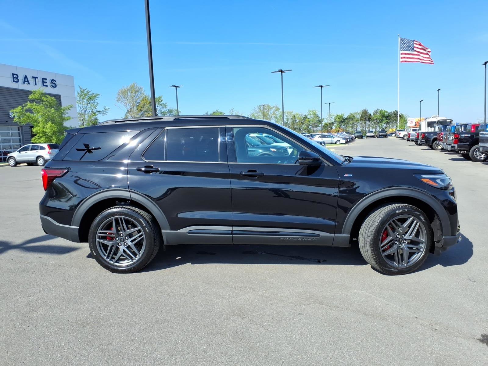 Certified 2025 Ford Explorer ST-Line w/ Premium Package image 2