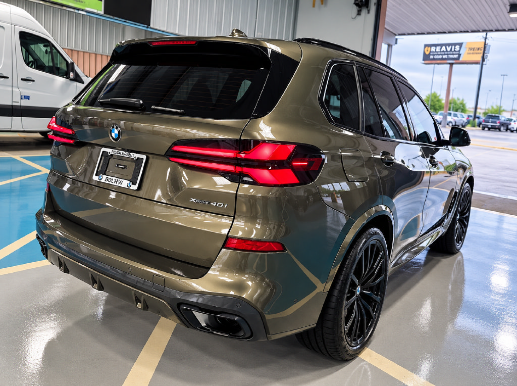 Used 2024 BMW X5 xDrive40i w/ M Sport Package AWD/4WD image 4