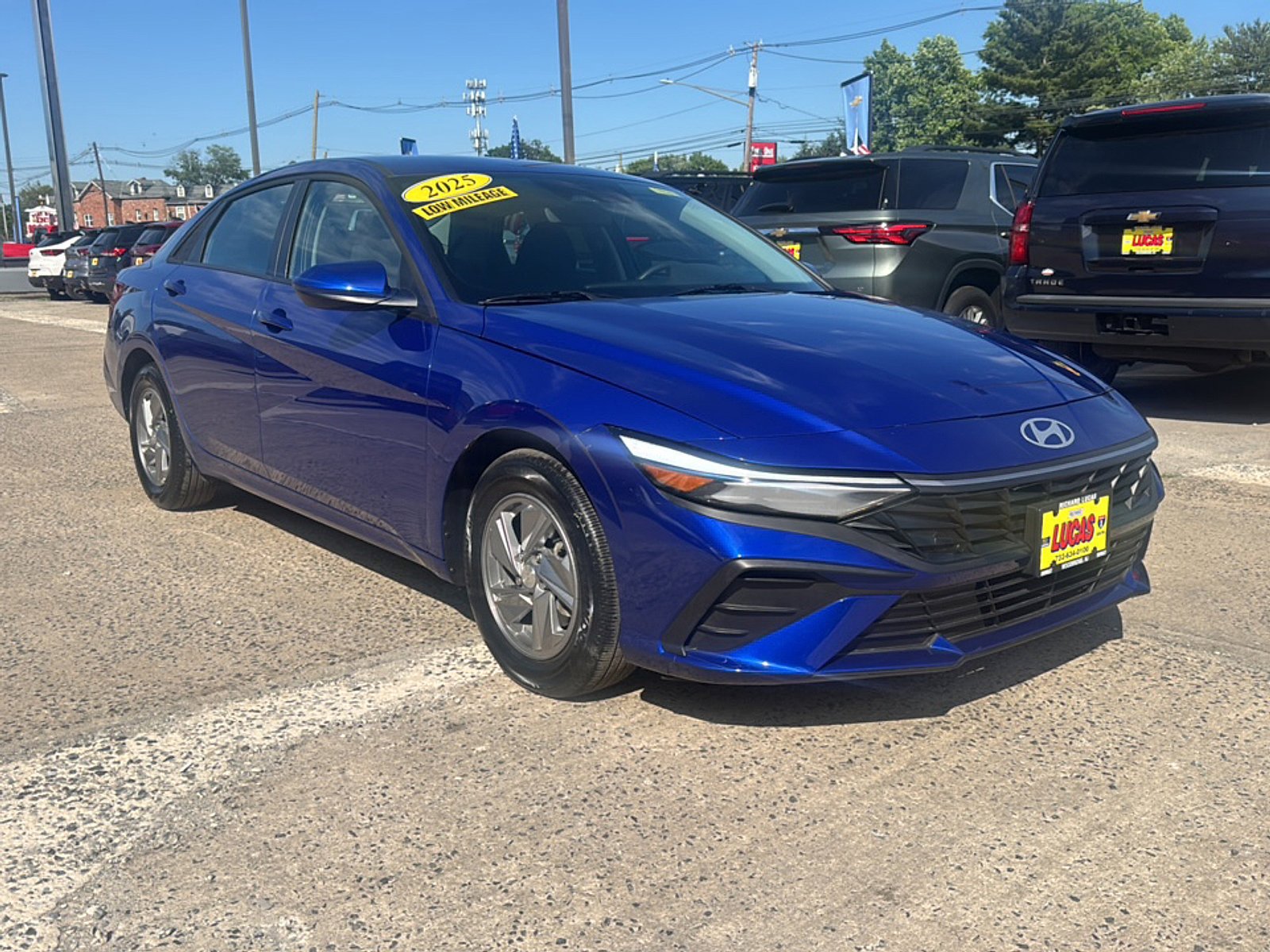 Used 2025 Hyundai Elantra SE FWD image 4
