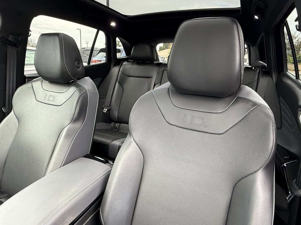 Used 2023 Volkswagen ID.4 S image 13