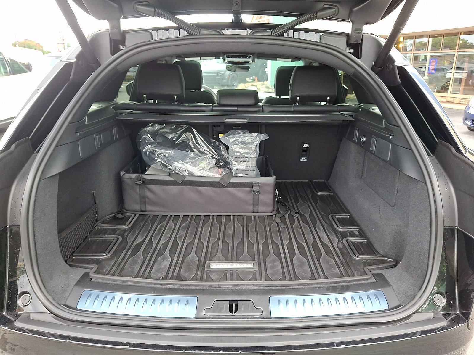 Certified 2026 Land Rover Range Rover Velar Dynamic SE AWD/4WD image 20