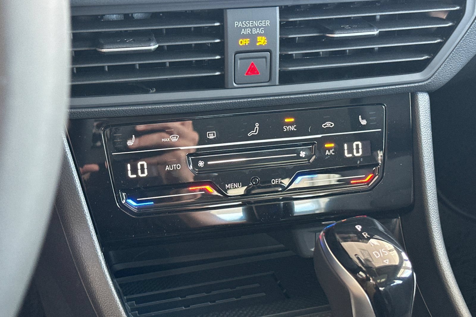 New 2026 Volkswagen Jetta SE FWD image 15