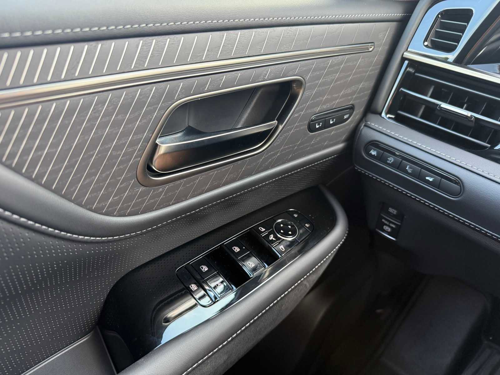 New 2026 INFINITI QX80 Autograph w/ Premium Cargo Package image 20