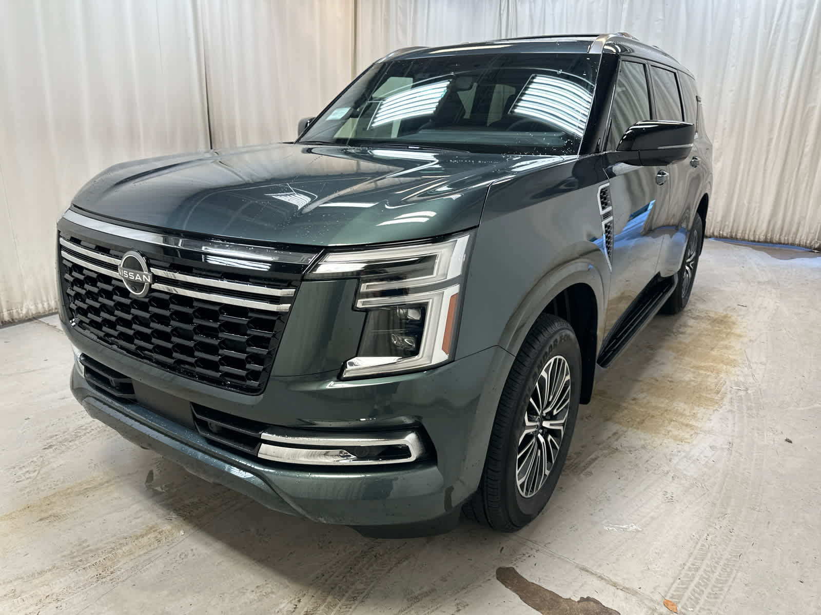 New 2026 Nissan Armada Platinum AWD/4WD image 11