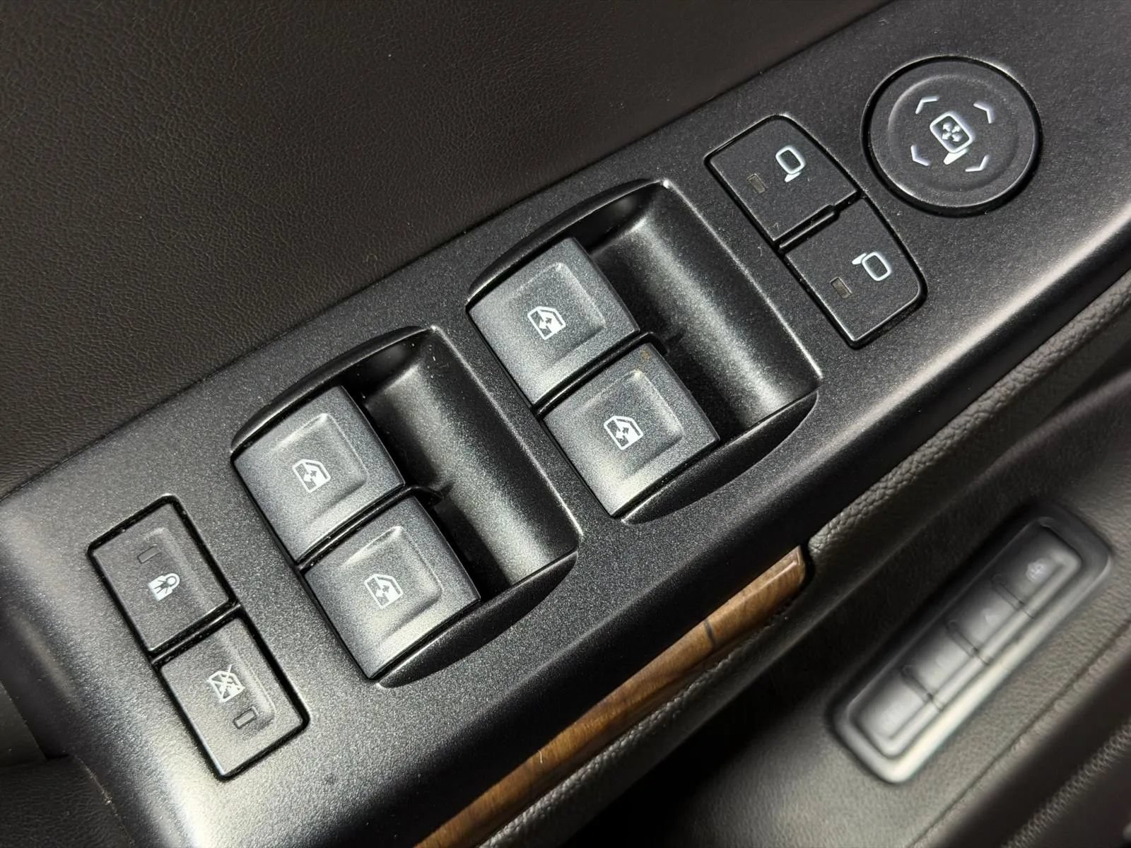 Used 2019 Chevrolet Tahoe LT AWD/4WD image 29