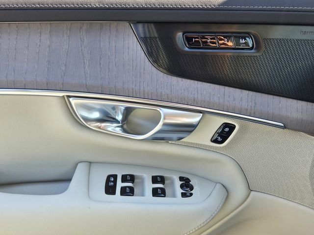 New 2026 Volvo XC90 T8 Ultra w/ Protection Package Premier image 25