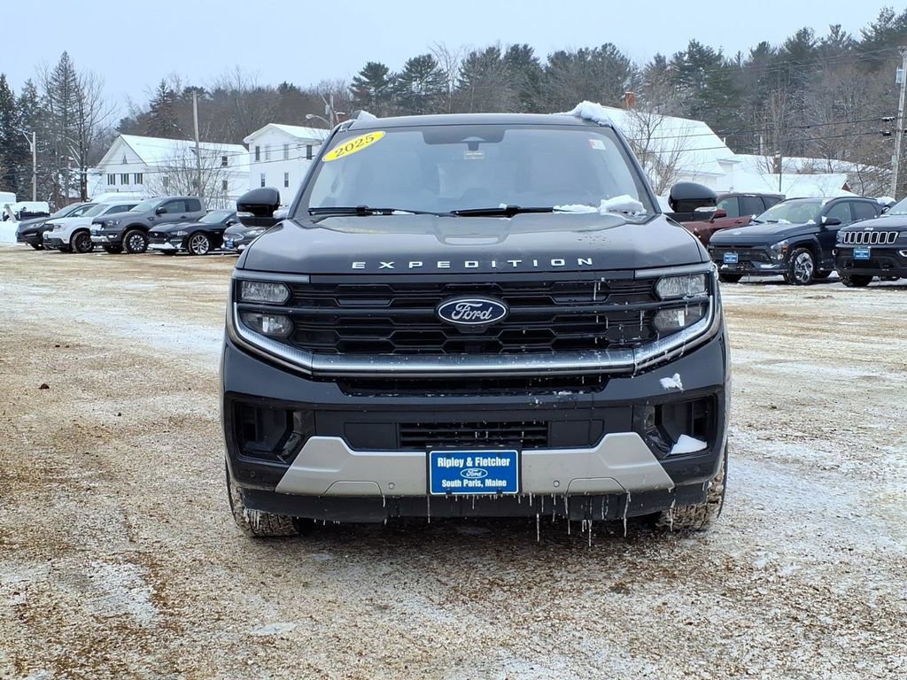 Used 2025 Ford Expedition Max Platinum image 2