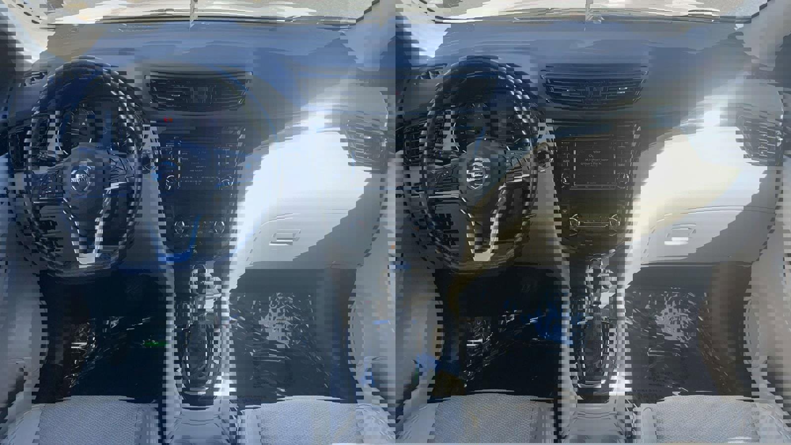 Used 2022 Nissan Rogue Sport SV w/ Technology Package image 34