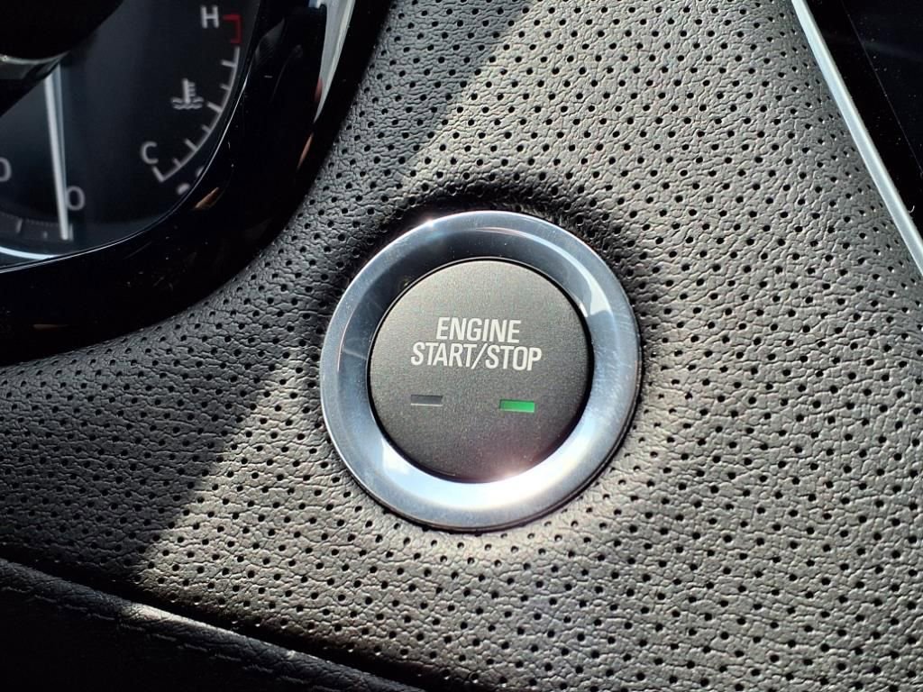 New 2025 Cadillac XT5 Premium Luxury w/ LPO, Floor Liner Package image 22