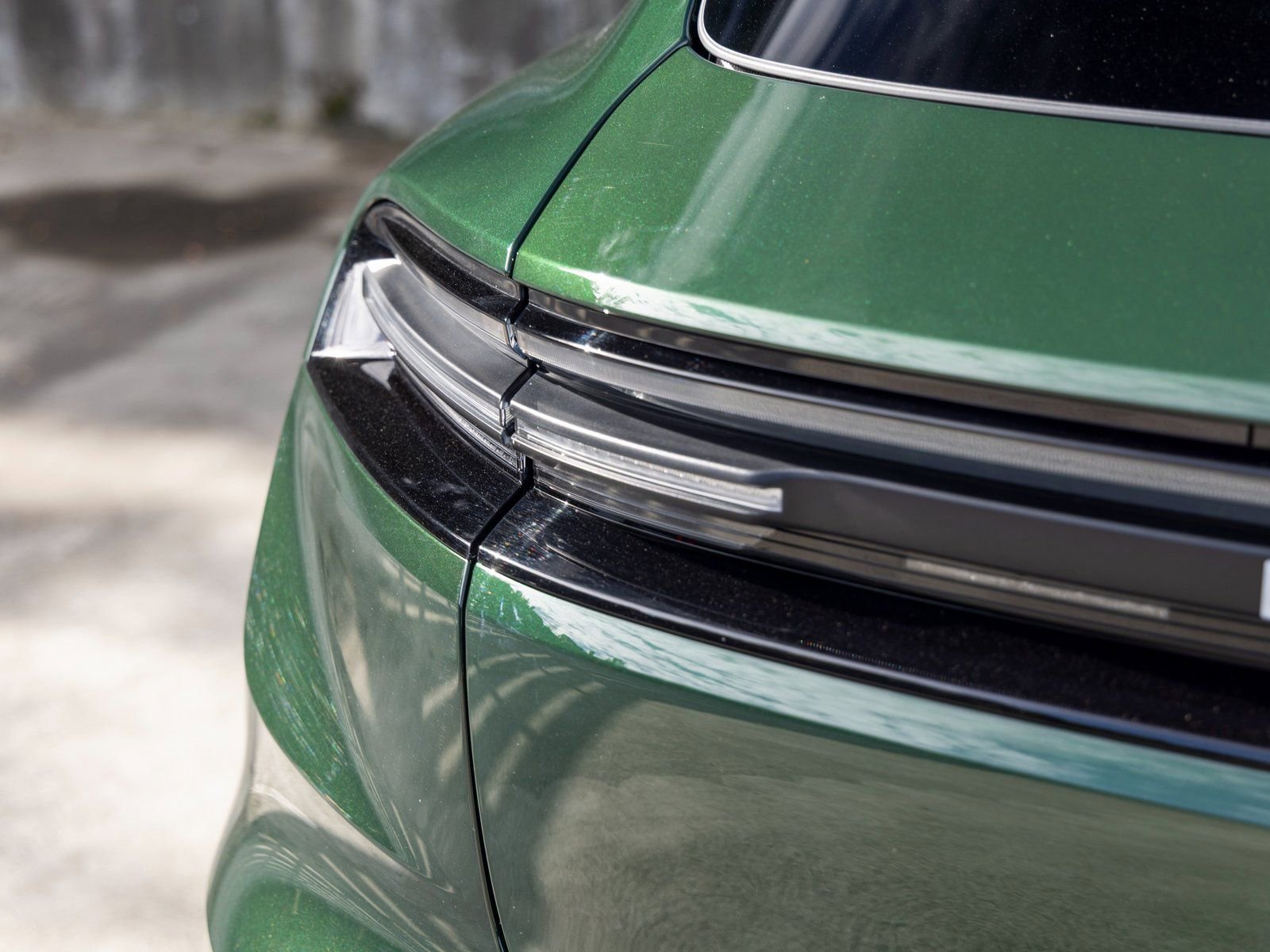 Certified 2025 Porsche Macan Electric image 18