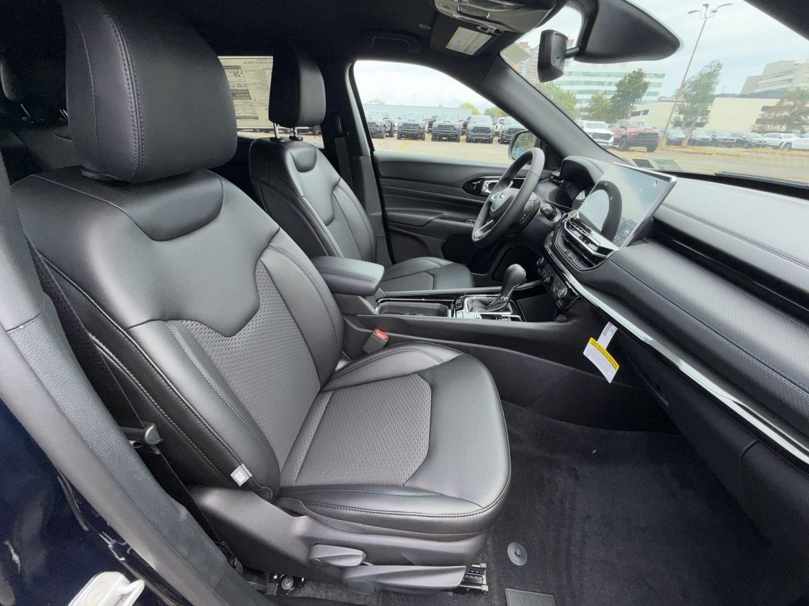 New 2026 Jeep Compass Latitude AWD/4WD image 23