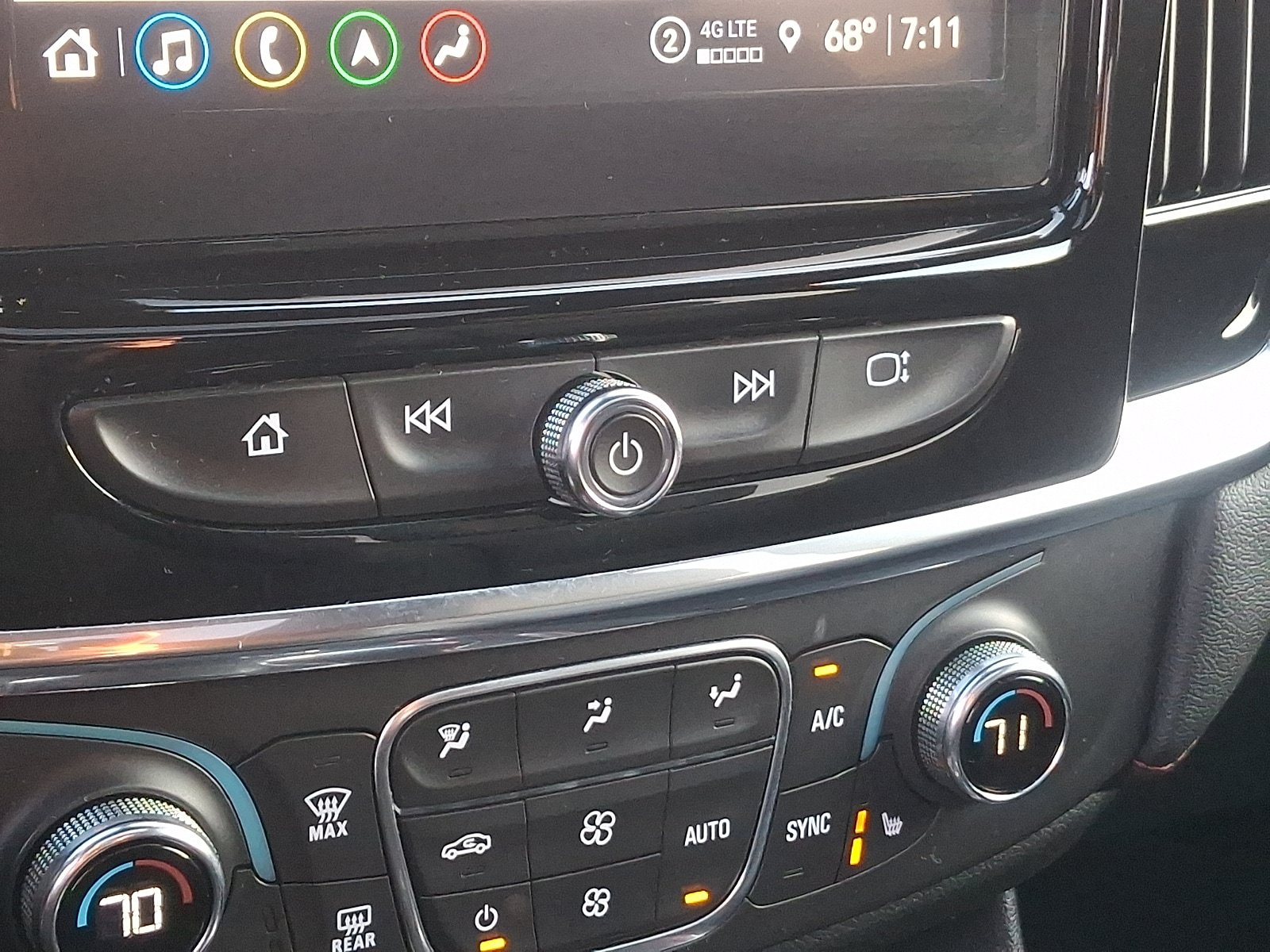 Used 2023 Chevrolet Traverse RS w/ LPO, Floor Liner Package AWD/4WD image 17