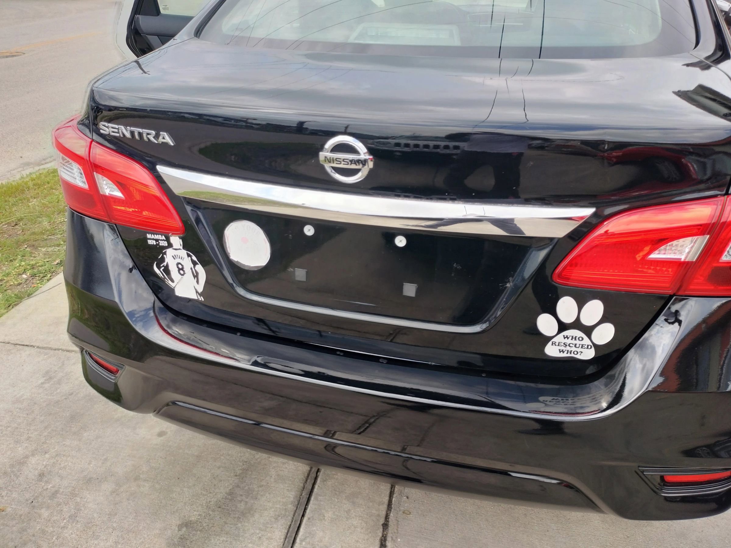 Used 2018 Nissan Sentra S image 4