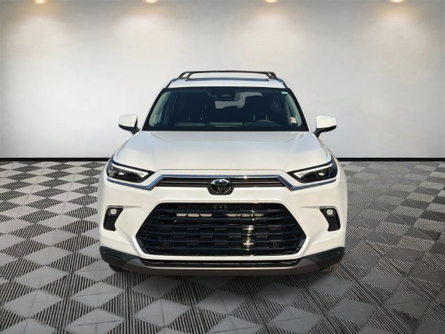 Used 2026 Toyota Grand Highlander FWD image 2
