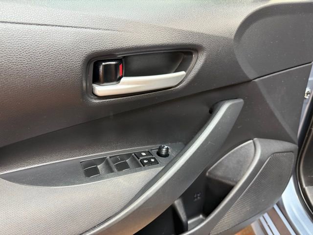 Used 2020 Toyota Corolla LE FWD image 19