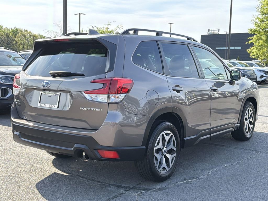 Used 2022 Subaru Forester Premium image 5