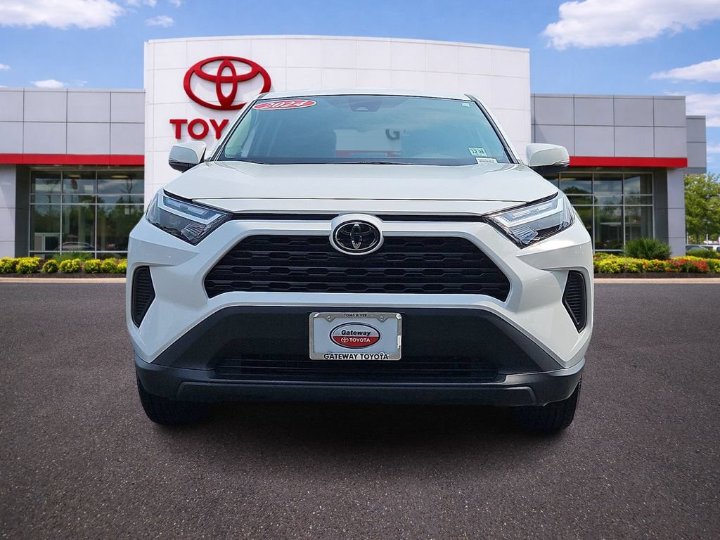 Used 2024 Toyota RAV4 LE AWD/4WD image 2