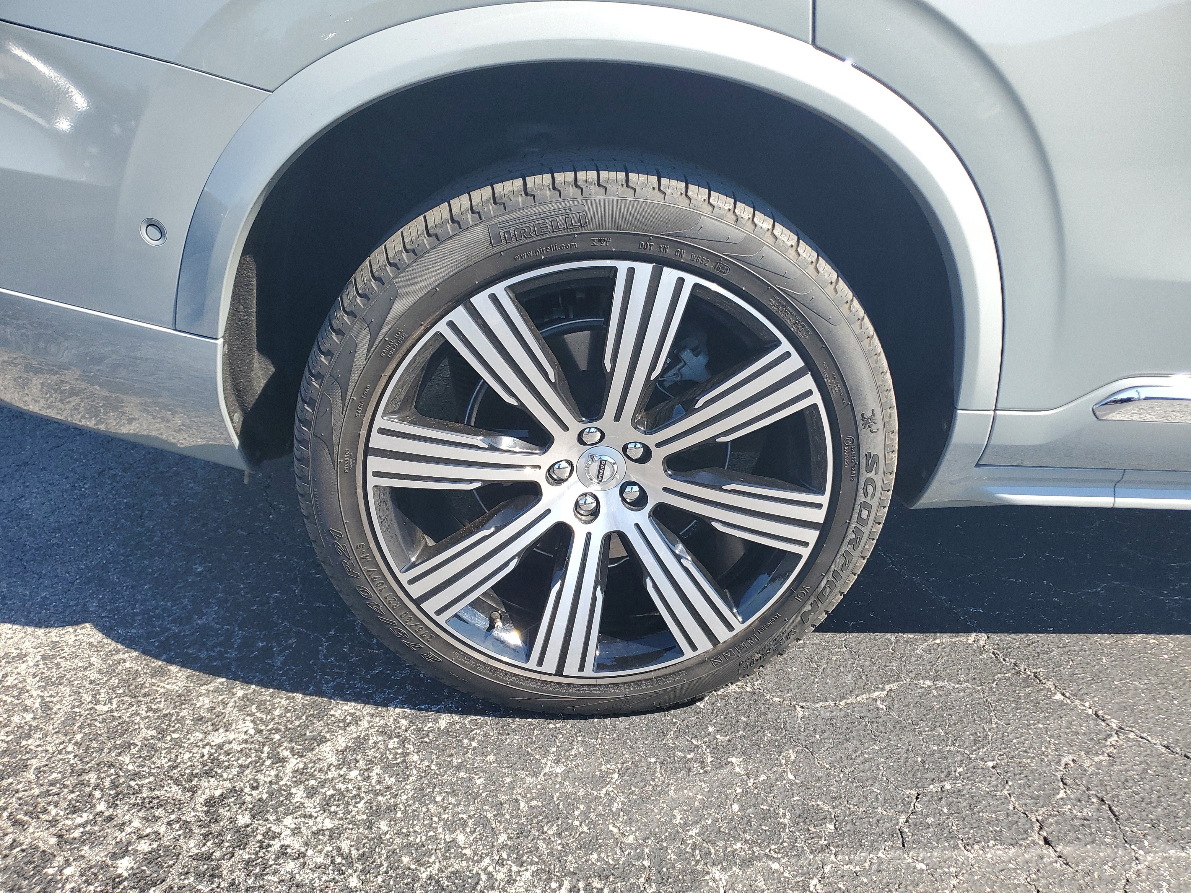 Used 2024 Volvo XC90 B6 Ultimate w/ Lounge Package AWD/4WD image 7