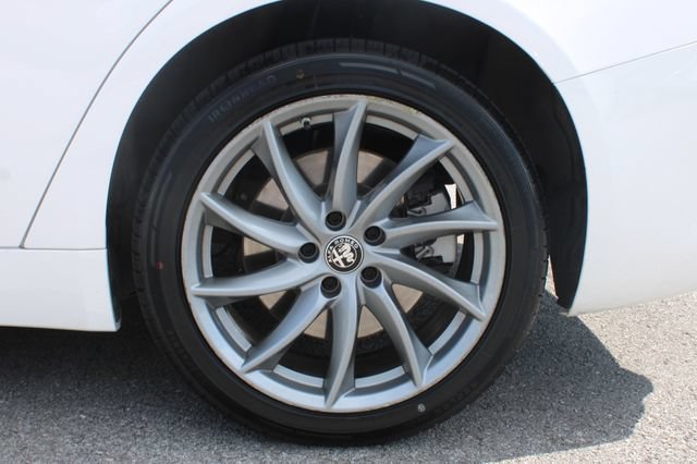 Used 2024 Alfa Romeo Giulia Ti w/ Active Assist Plus Package AWD/4WD image 36