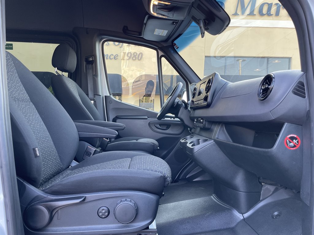 Used 2019 Mercedes-Benz Sprinter 2500 image 23