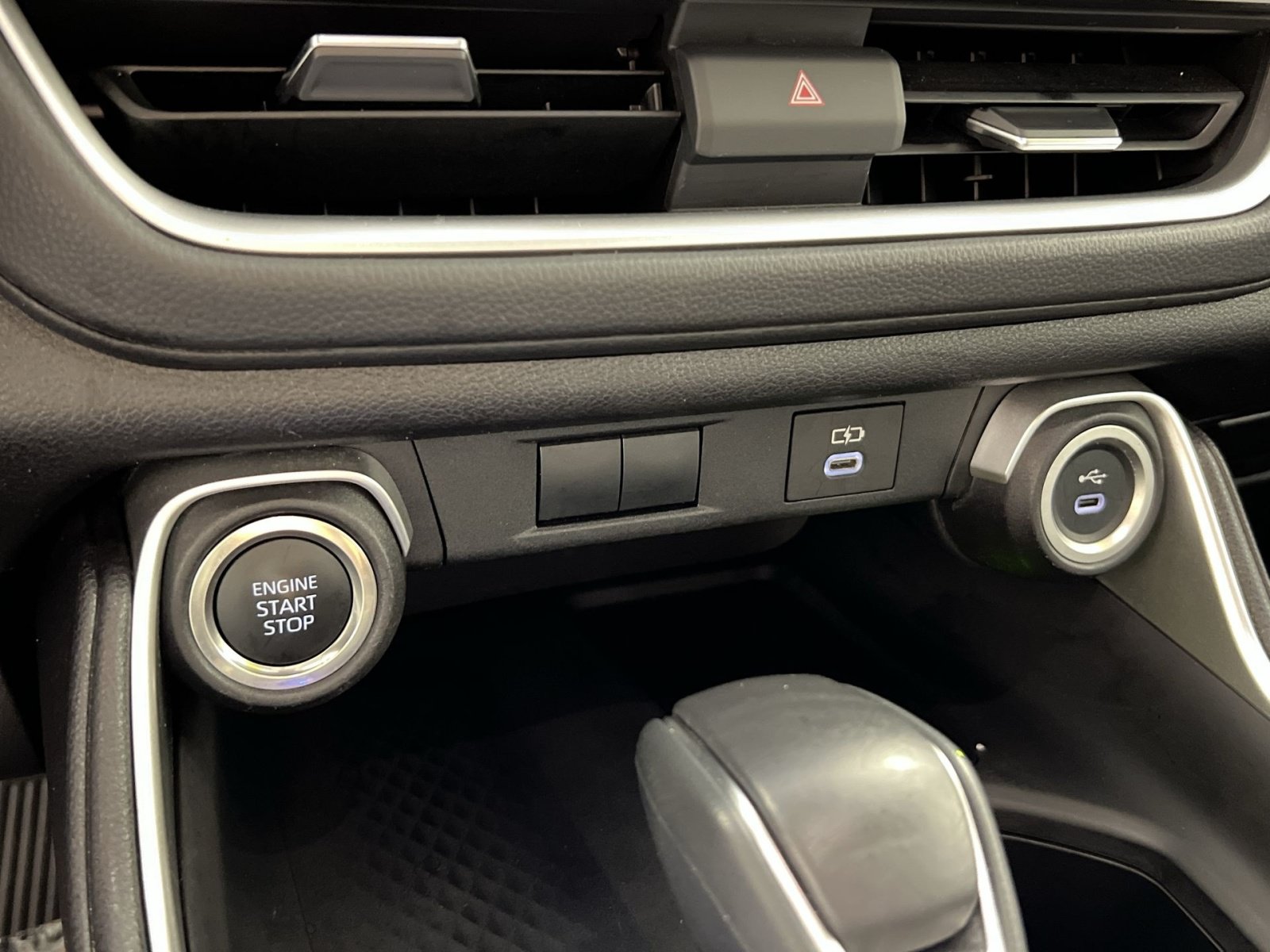Used 2025 Toyota Grand Highlander AWD image 32