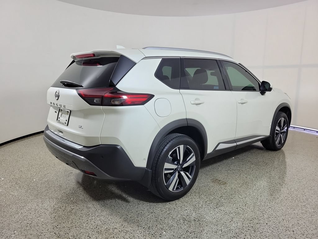Used 2023 Nissan Rogue SL w/ SL Premium Package FWD image 4