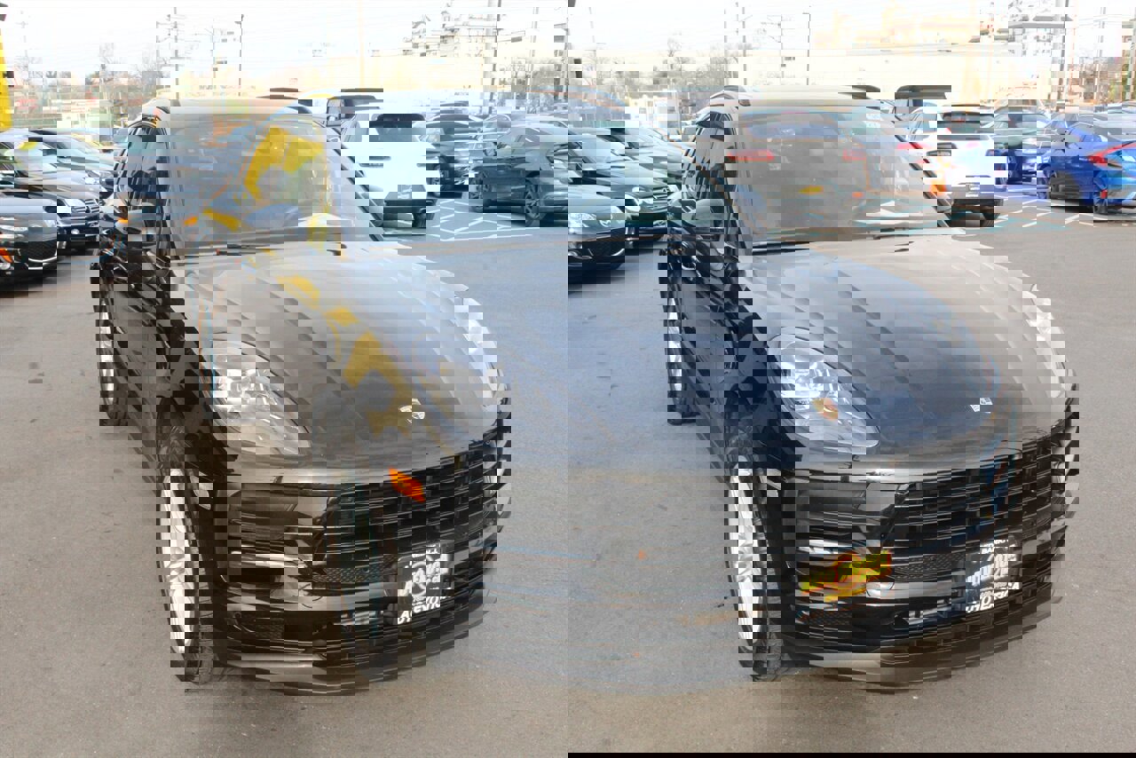 Used 2020 Porsche Macan image 4