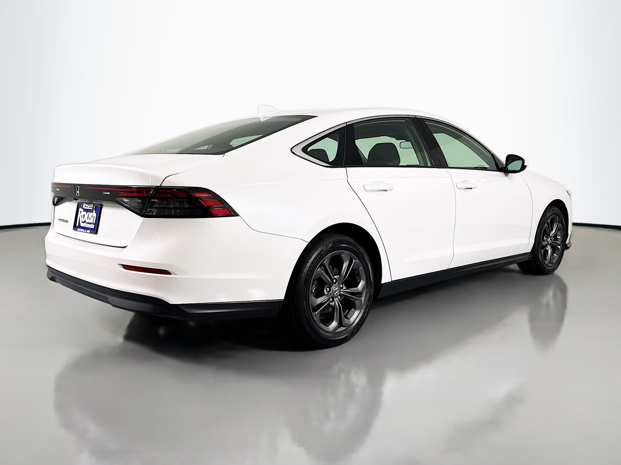 Certified 2023 Honda Accord EX image 5