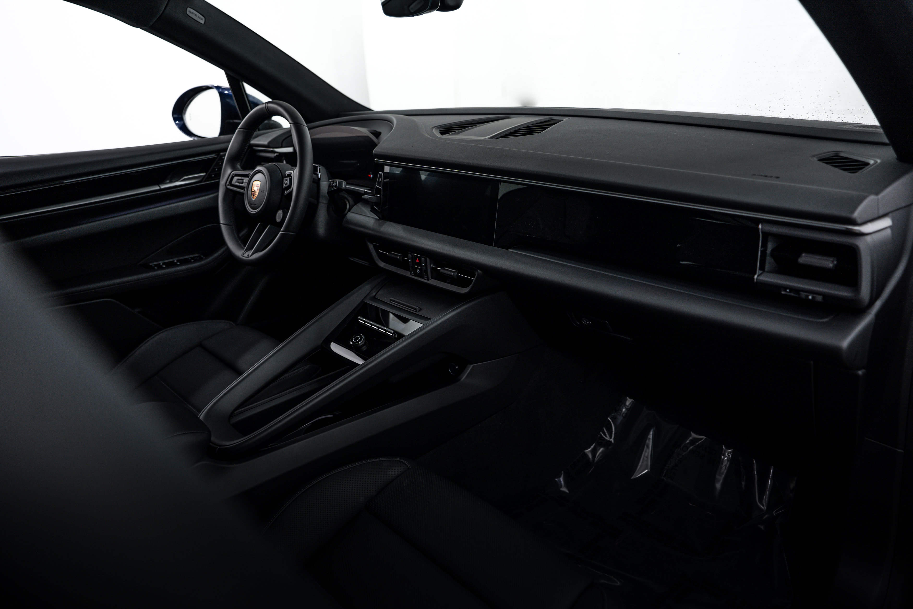 New 2026 Porsche Macan 4 Electric AWD/4WD image 17