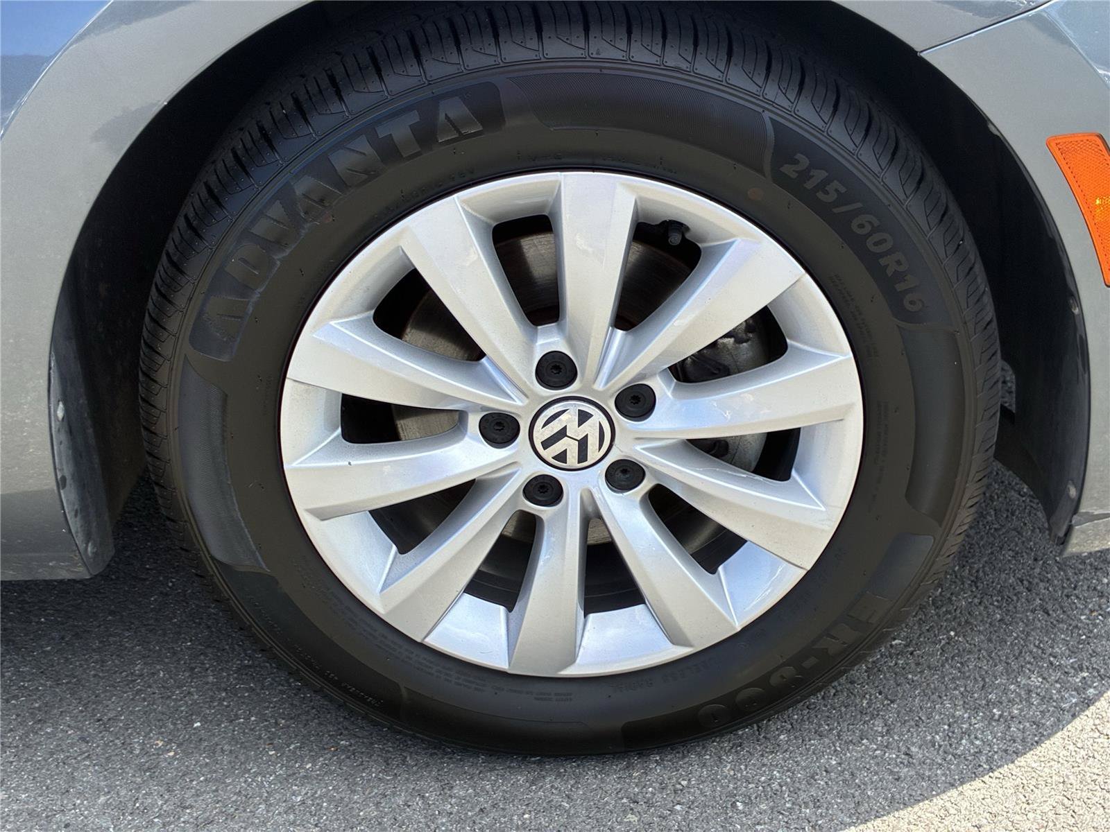 Used 2019 Volkswagen Beetle 2.0T S FWD image 8