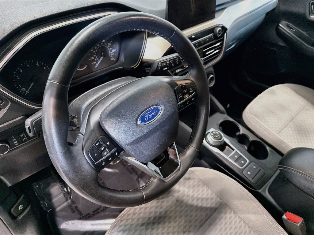 Used 2022 Ford Escape SE w/ Convenience Package FWD image 11