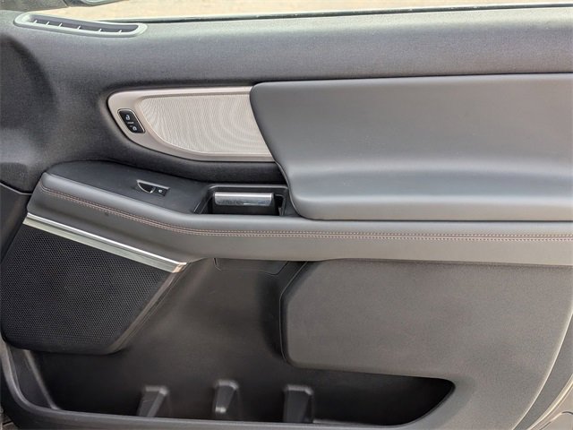 Used 2025 Ford Expedition Active image 38