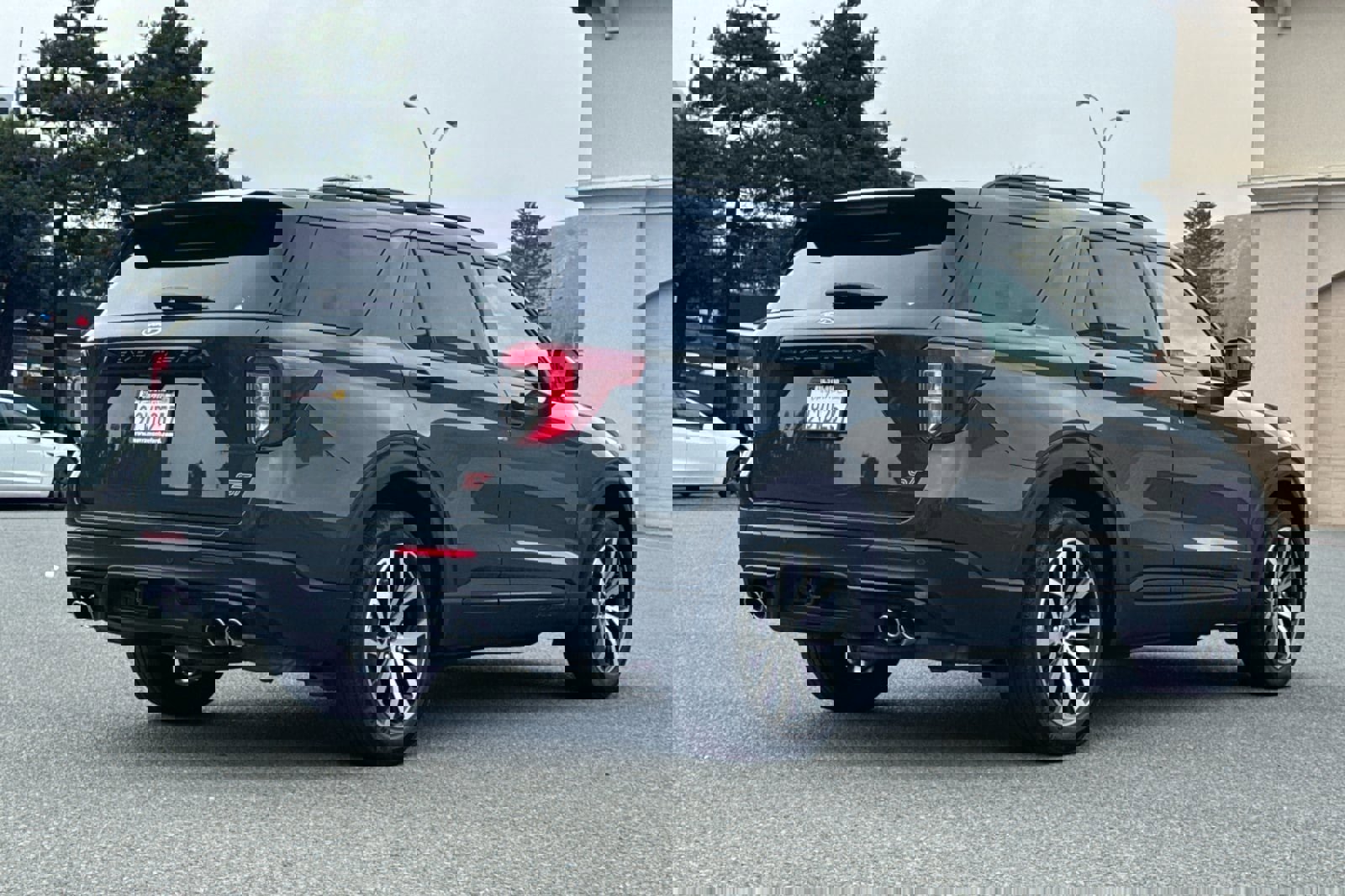 Certified 2022 Ford Explorer ST image 4