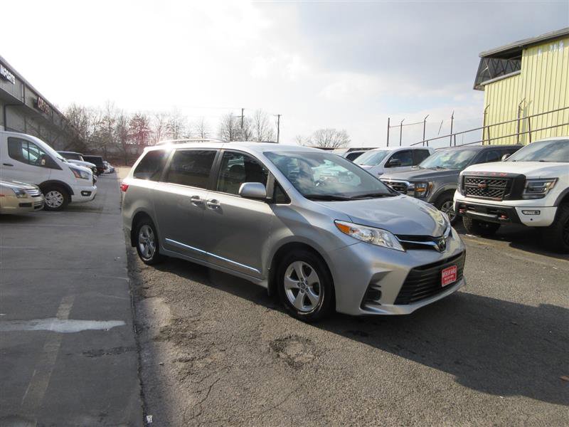 Used 2020 Toyota Sienna LE image 9
