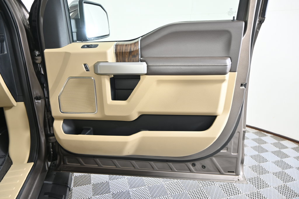 Used 2019 Ford F150 Lariat w/ Equipment Group 502A Luxury AWD/4WD image 13