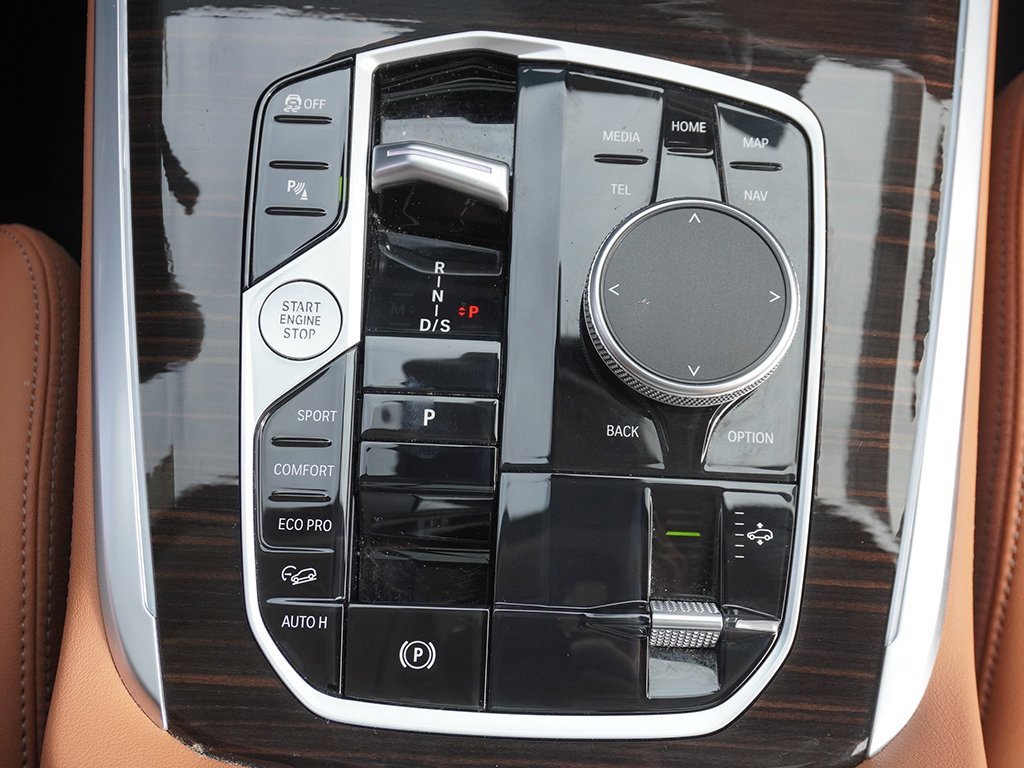 Used 2024 BMW X7 xDrive40i w/ Premium Package image 75