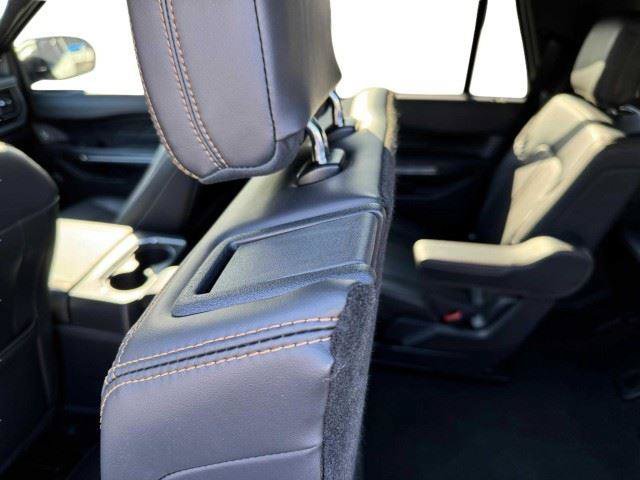 Used 2024 Ford Expedition Platinum RWD image 37
