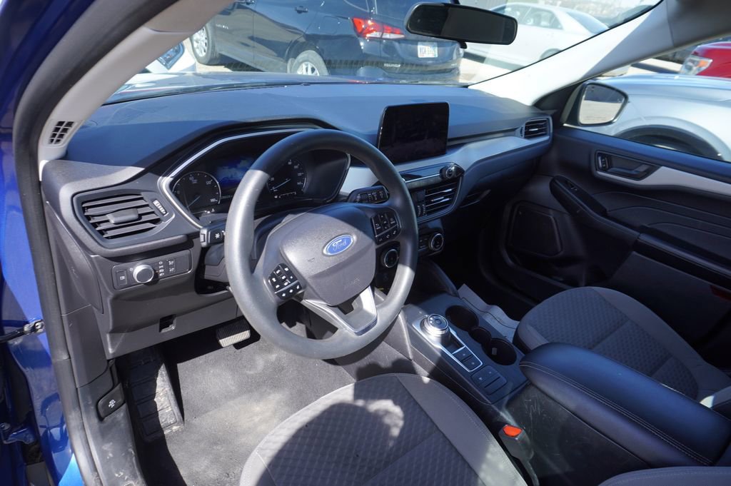 Used 2022 Ford Escape SE image 3