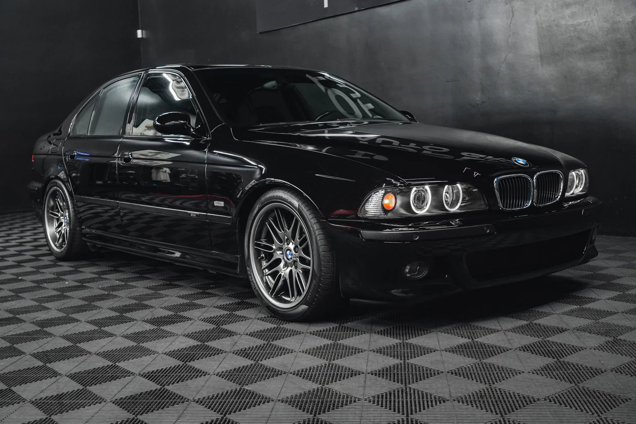 Used 2003 BMW M5 image 24