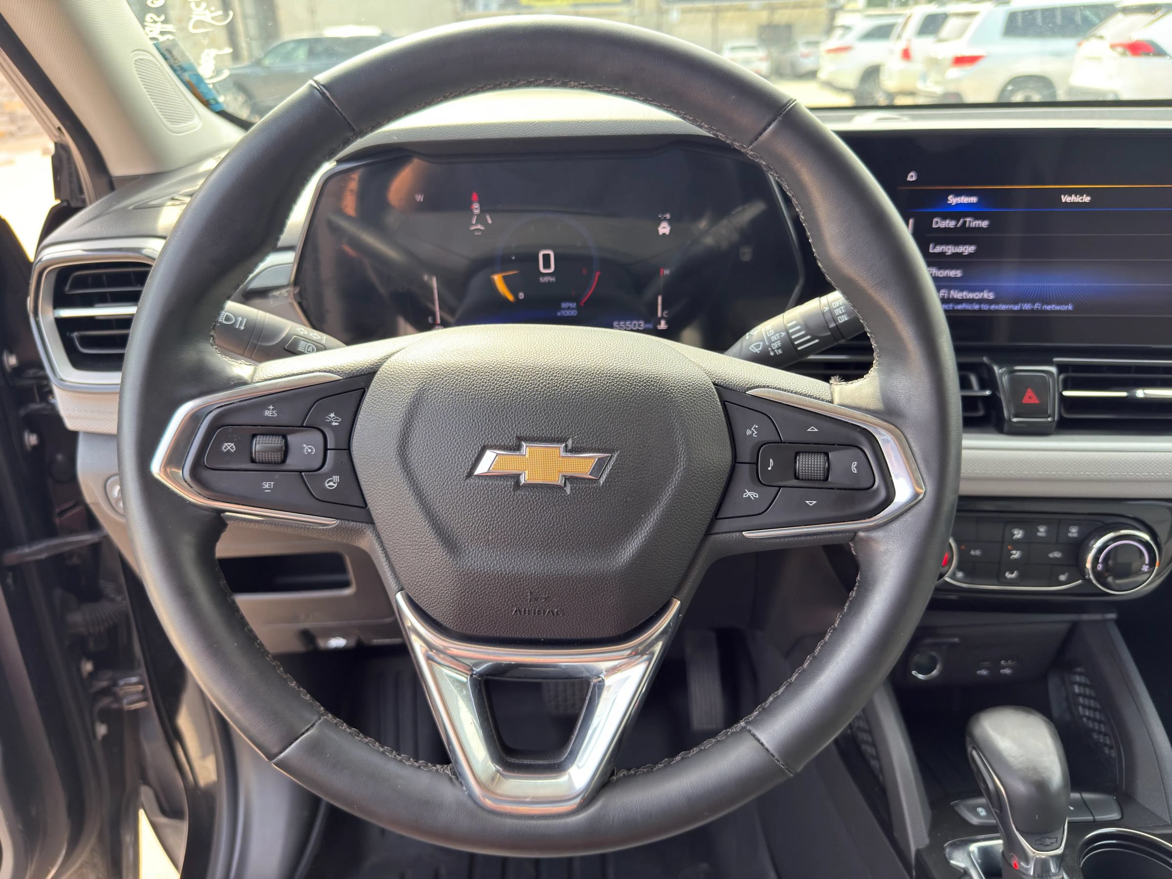 Used 2025 Chevrolet TrailBlazer LT w/ LT Cold Weather Package FWD image 12
