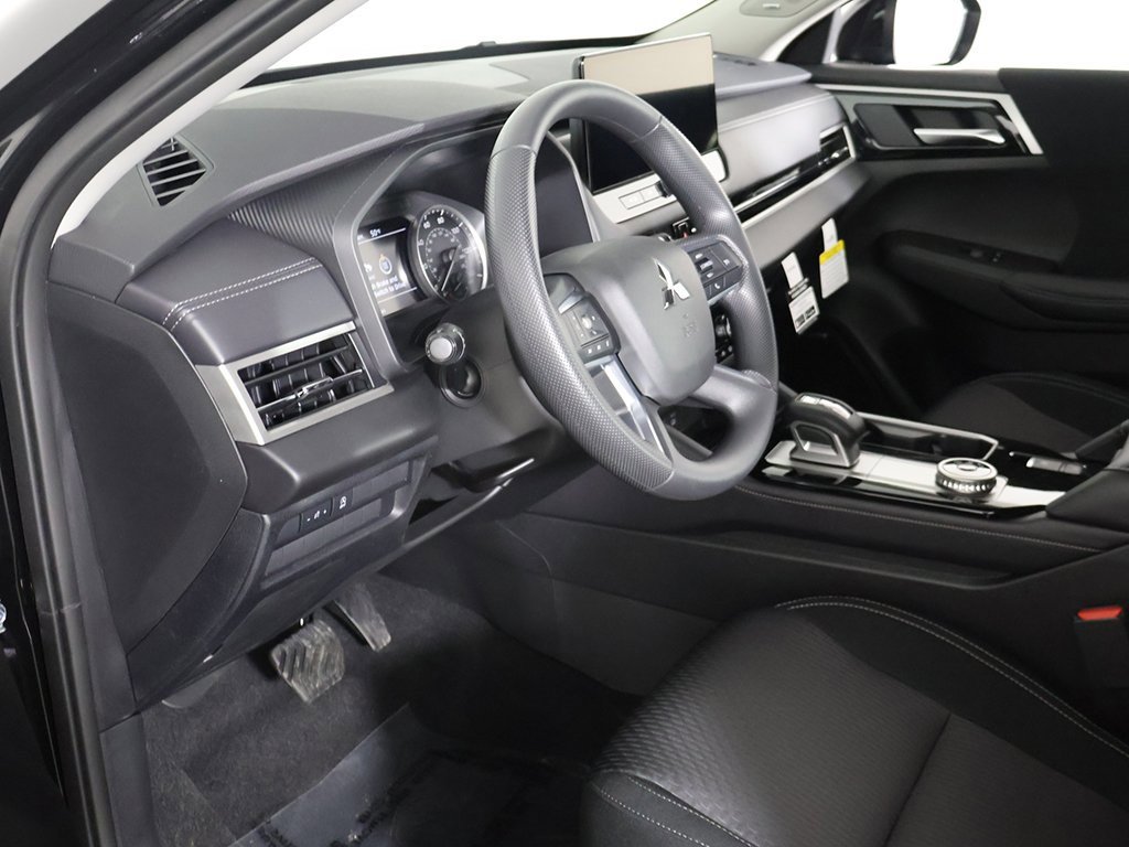 New 2026 Mitsubishi Outlander ES image 24