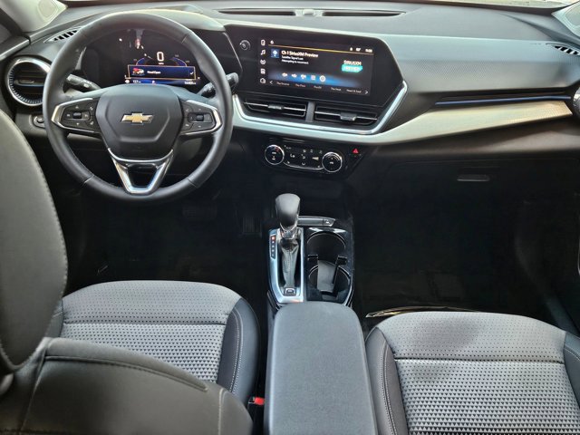 Used 2024 Chevrolet Trax LT w/ Driver Confidence Package FWD image 17