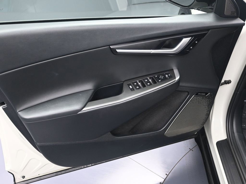 Certified 2022 Kia EV6 Wind w/ Wind Technology Package image 9
