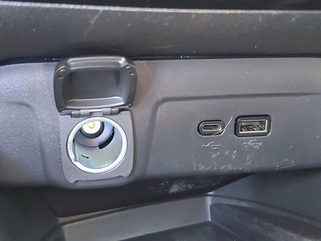 Used 2025 Chevrolet Trax ACTIV w/ Sunroof Package image 22