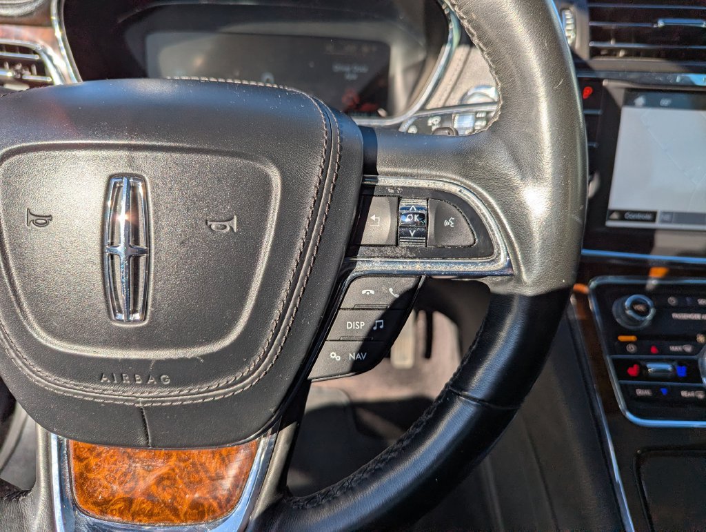 Used 2017 Lincoln Continental Reserve AWD/4WD image 18