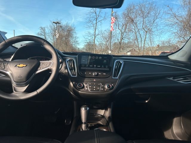 Used 2018 Chevrolet Malibu Premier w/ Driver Confidence Package image 13