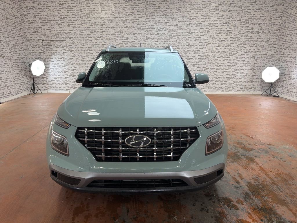 Used 2026 Hyundai Venue SEL FWD image 2